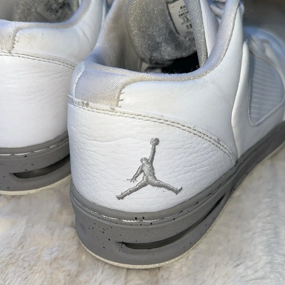Jordan Classic Low Color White – Cement Size 7.5